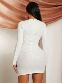 SHEIN SXY 春夏婚礼季宾客情人节优雅浪漫白色弹力粗花呢长袖梯形领修身迷你连衣裙 - 白色 - 查看 2
