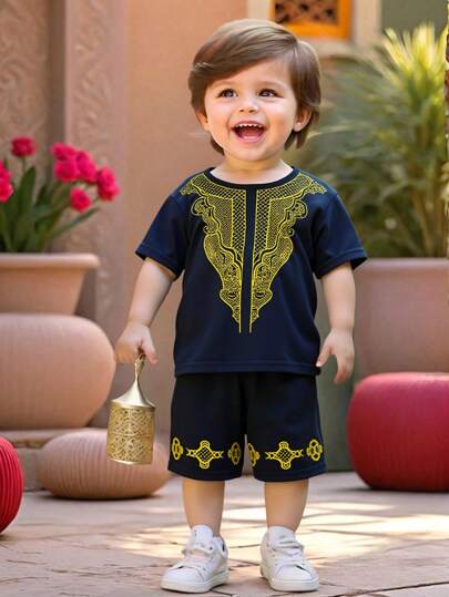 SHEIN Set de 2 piezas de top de manga corta de cuello redondo, pantalones y sombrero de bebé niño con patrón tradicional casual, adecuado para primavera/verano, uso en casa, salidas, y fiestas