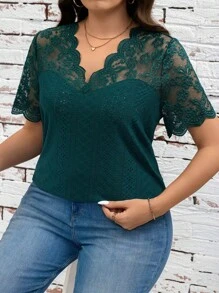 SHEIN Clasi Blusa de talla grande para mujer con cuello en V de encaje y mangas cortas