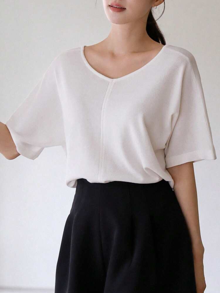 Commuter Leisure Spring And Summer Solid Color Loose Short-Sleeved V-Neck Ladies Knitted Top