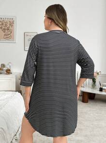 Plus Size Casual Striped V-Neck 3/4 Sleeve Nightgown
