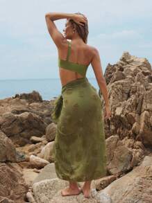 Swim Vcay Set de 2 piezas: Falda maxi de playa con abertura lateral, en color verde sólido y textura elegante asimétrica y hueca + Traje de baño entero, en estilo boho con detalles florales 3D para festivales