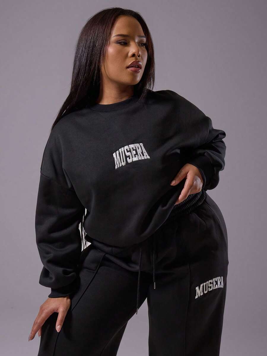 MUSERA 加大码长袖圆领刺绣卫衣，适合机场、日常、街头、休闲、居家穿着，女士款 - 黑色 - 查看 1