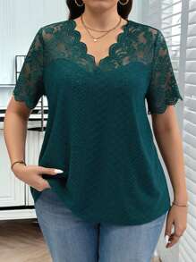 SHEIN Clasi Blusa de talla grande para mujer con cuello en V de encaje y mangas cortas