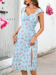 SHEIN VCAY Vestido para cita del Día de San Valentín, vestido de mujer de colección con cuello de corazón, cintura alta, abertura romántica con pequeñas flores, vestido de vacaciones de verano para la playa, vestido de vuelta al colegio, conjunto muy sencillo, atuendo de oficina, atuendo de dinero antiguo, atuendo de maestra, atuendo de cita, este es un vestido de moda floral romántico muy fresco y sencillo.