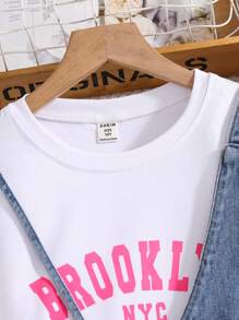 SHEIN Conjunto de blusa de manga corta con estampado y pantalones cortos asimétricos de mezclilla para niña preadolescente - Blanco - Ver 4