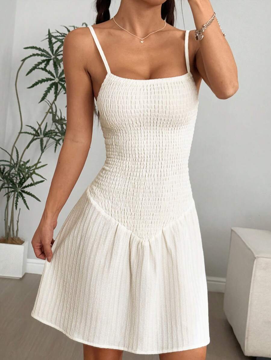 SHEIN Unity Robe mini évasée à taille élastique avec texture plissée mignonne pour femmes - Blanc - View 1