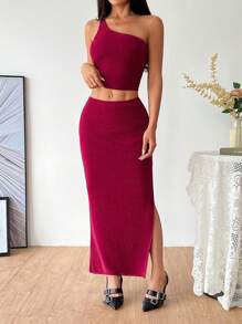 Flirla Conjunto de 2 piezas: Top corto con tirantes de espagueti con lentejuelas borgoña y mini falda ajustado con bajo dividido