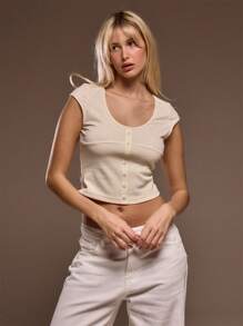 MUSERA 短袖圆领罗纹纹理纽扣修身上衣，适合春季、夏季、浪漫假日穿着，可爱又时尚。 - 米色 - 查看 1