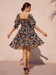 Aveloria Rosie Vestido corto casual de gasa negro y gris con estampado floral amarillo, volantes en capas, mangas cortas con puño de lazo, escote en U, estilo bohemio de vacaciones con estampado todo sobre para mujer, de moda para el verano - Multicolor - Ver 2
