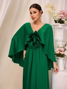 SHEIN Belle 春夏优雅绿色V领不对称荷叶边袖大号立体花朵装饰腰部收褶A字裙适合度假约会音乐节老款波西米亚风婚礼活动伴娘礼服 - 綠色 - 查看 2