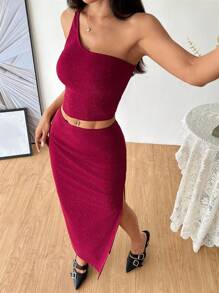 Flirla Conjunto de 2 piezas: Top corto con tirantes de espagueti con lentejuelas borgoña y mini falda ajustado con bajo dividido
