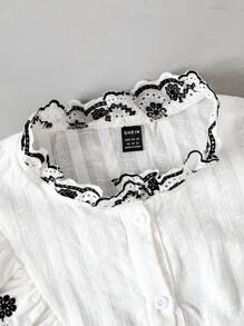 女士米色纹理编织面料立领荷叶边前部双刺绣花卉下摆纽扣门襟无袖优雅衬衫，适合外出和搭配喇叭牛仔裤、中长裙、母子装（2 套单独出售） - 白色 - 查看 6