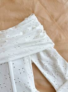 Soleia Weißer gehäkelter Romper mit Rüschen und Trompetenärmeln für Damen, romantischer Urlaubsstil