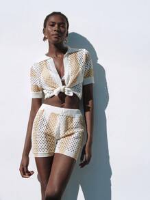 SHEIN Swim Conjunto de kimono con mangas cortas y diseño hueco, y shorts, en colores contrastantes, para vacaciones de verano y playa