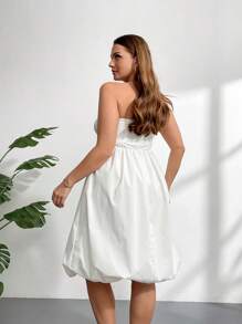 Firerie Vestido Curto Aderente para Mulheres Plus Size, Design Elástico no Busto, Babado na Barra, Sem Mangas, Elegante e Romântico, Para Primavera/Verão - Branco - Visão 3