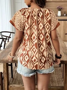 SHEIN Clasi 大码休闲几何印花衬衫西装 - 彩色 - 查看 2