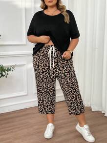 SHEIN CURVE+ Plus Size Leopard Print 2 Pieces Set - Short Sleeve Round Neck T-Shirt And 7/8 Print Pants - Multicolor - View 6