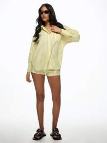 MISSGUIDED Conjunto de pijama de dos piezas estilo de rayas con camisa de manga larga con botones a juego y pantalones cortos, ropa de estar en casa de verano informal y ligera para uso en resort