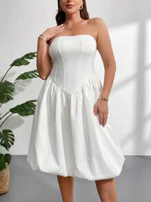 Firerie Vestido Curto Aderente para Mulheres Plus Size, Design Elástico no Busto, Babado na Barra, Sem Mangas, Elegante e Romântico, Para Primavera/Verão - Branco - Visão 4