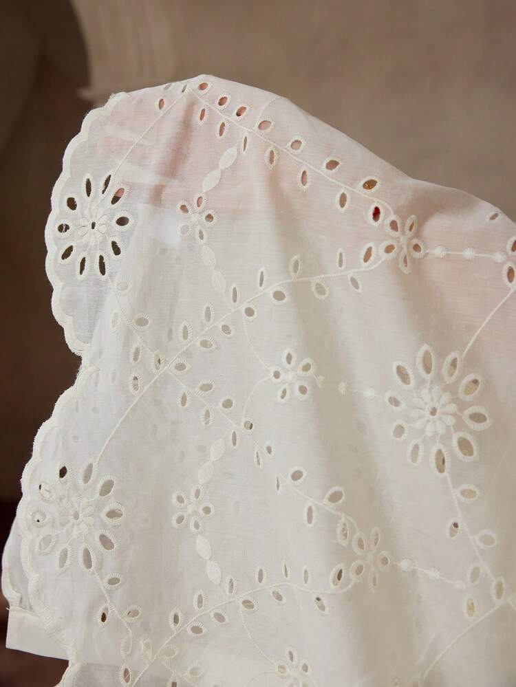 CONTRAST LACE RUFFLE TRIM BLOUSE