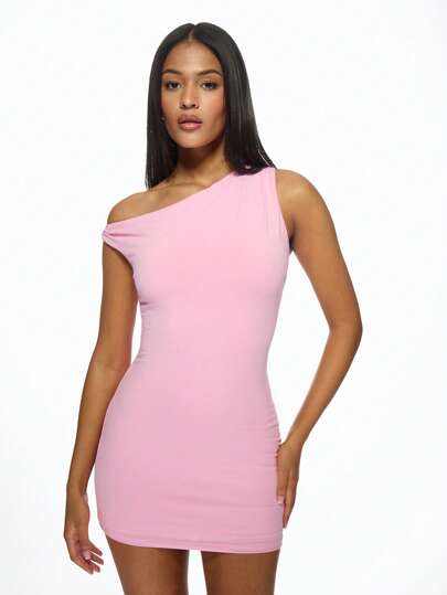 MISSGUIDED Twisted One-Shoulder Bodycon Mini Dress Party Club Night Out Dress Evening Fitted Special Occasion Stretchy Form-Fitting Glamorous Statement Dress