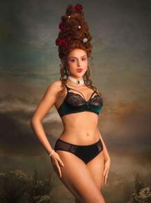 Retro Palace Style Velvet Lingerie Set For Women - Dark Green - View 6
