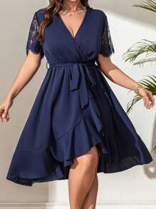 SHEIN Clasi Vestido con escote en V, bajo con volantes, de talla grande con patchwork de encaje floral