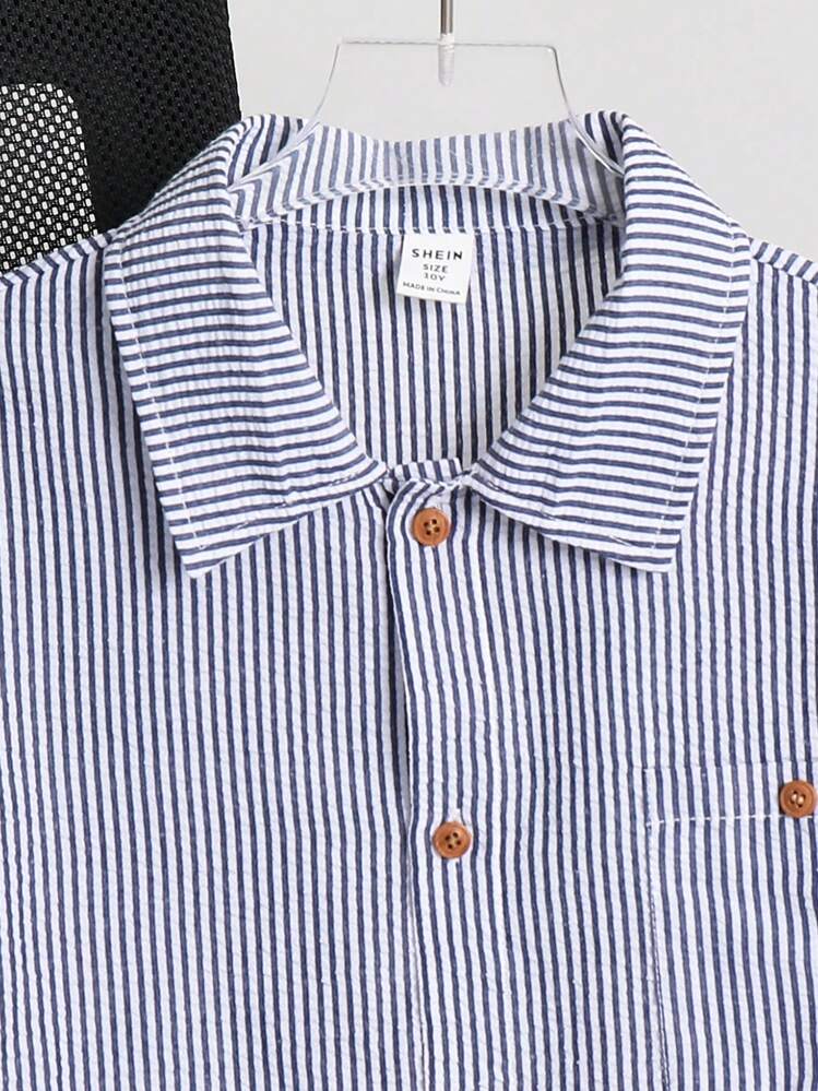 SHEIN مجموعة قطعتين لملابس رياضية كاجوال للأولاد المراهقين، تتميز بقصة مريحة وخطوط ملمسية ياقة مرفوعة، مناسبة لملابس الأطفال، ملابس الأولاد الصغار، عودة إلى مجموعات المدرسة، أعياد الميلاد، المناسبات المسائية، الحفلات، الأعراس، العمادات والتخرج المدرسي. مناسبة للارتداء اليومي، المدرسة، السفر، الرياضة، والمواسم الربيعية والصيفية. - ازرق وابيض - مشاهدة 11