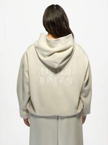 MISSGUIDED PLUS 大尺碼伴娘寬鬆連帽衛衣套頭衫 婚禮新娘必備 舒適保暖冬季休閒款 附袋鼠口袋 刺繡設計 - 卡其色 - 查看 2