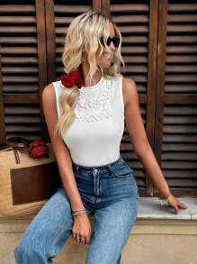 Breezaya Runder Ausschnitt Strick 3D Blumen Mode Minimalistische Frauen Tank Top, perfekt für Dates, Arbeit, Urlaub, Boho/Bohemien, Feiertage, Festivals Alltag - Weiss - Übersicht 4