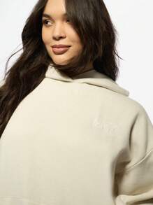 MISSGUIDED PLUS 大尺碼伴娘寬鬆連帽衛衣套頭衫 婚禮新娘必備 舒適保暖冬季休閒款 附袋鼠口袋 刺繡設計 - 卡其色 - 查看 5