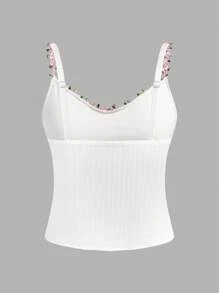 Camiseta interior de niña adolescente con aplicaciones florales en blanco dulce