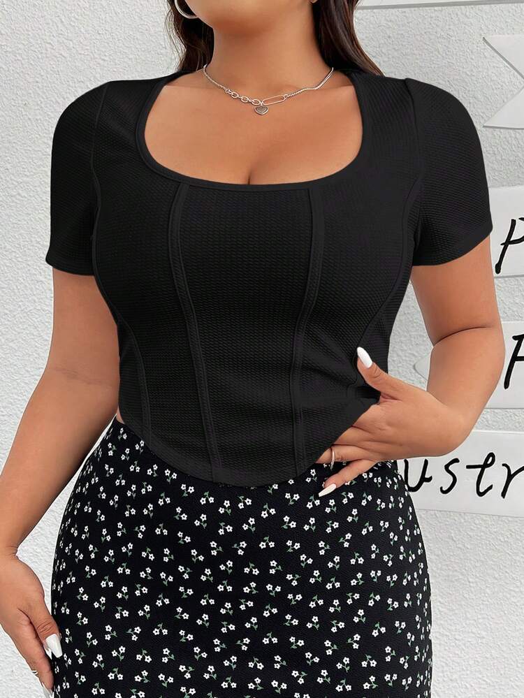 Plus Size Round Neck Short Sleeve T-Shirt With Tight Fit And Asymmetric Hemline For Summer Casual Wear
