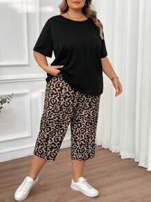 SHEIN CURVE+ Plus Size Leopard Print 2 Pieces Set - Short Sleeve Round Neck T-Shirt And 7/8 Print Pants - Multicolor - View 4