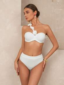 Swim Chiccia 女士纯色钢圈 3D 花卉单肩比基尼泳装套装，适合夏季海滩度假，适合夏季海滩度假 - 白色 - 查看 3