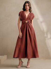 Anewsta Robe longue à encolure en V profond, taille haute avec cordon de serrage et décolleté ajouré. Tenue de plage pour les vacances, adaptée au printemps/été pour les femmes.