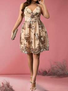 SHEIN Unity 大码性感亮片刺绣网眼后背镂空齐膝紧身派对连衣裙，适合夏季 - 彩色 - 查看 1