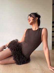 Aloruh 咖啡色荷叶边网眼下摆无袖迷你连衣裙，时尚女装 - 咖啡棕 - 查看 6