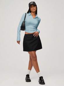 SHEIN BASICS Blusa de punto de unicolor casual con cuello vuelto, cierre de media cremallera delantera y lados fruncidos, de manga larga para mujer