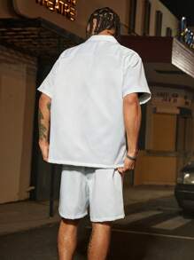 Manfinity Streetrush Conjunto de camisa para hombre Manfinity Streetrush con cremallera, corte holgado, camisa y pantalones cortos con estilo callejero y estampado de la estatua de David y querubín, regalo para novio