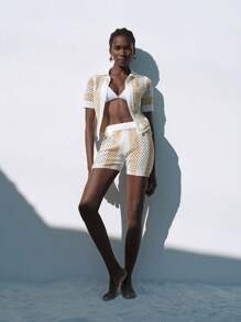 SHEIN Swim Conjunto de kimono con mangas cortas y diseño hueco, y shorts, en colores contrastantes, para vacaciones de verano y playa