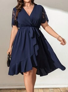 SHEIN Clasi Vestido con escote en V, bajo con volantes, de talla grande con patchwork de encaje floral