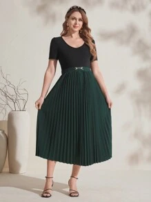 SHEIN Comfortable Pleated Skirt Matched With Solid Knit Short Top, Maternity Set