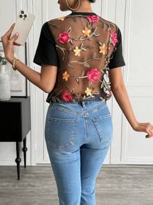 SHEIN LUNE 女款黑色玫瑰刺绣 V 领短袖 T 恤 - 黑色 - 查看 2