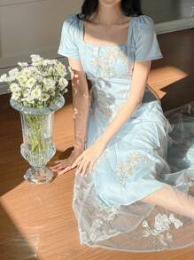 DAZY Đầm dài dáng ôm, cổ tròn, tay ngắn, thắt eo, họa tiết hoa Phục Sinh - trắng - Xem 6