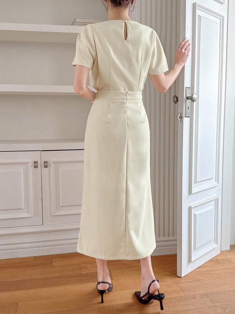 Women's 2 Pieces Set - Solid Color Puff Sleeve Cropped Shirt With Split Pleated Hem Skirt