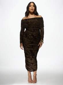 MISSGUIDED PLUS Plus Size Off-Shoulder Ruched Midaxi Dress Elegant Floral Velvet Evening Party Special Occasion Winter Holiday Bodycon Formal Wear - Dark Green - View 4