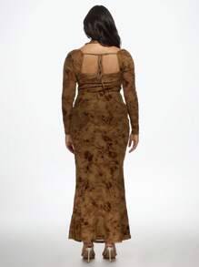 MISSGUIDED PLUS 优雅大码系带长裙，花卉图案垂坠裹身设计，适合晚间婚礼宾客特殊场合，古铜色 - 棕色 - 查看 2
