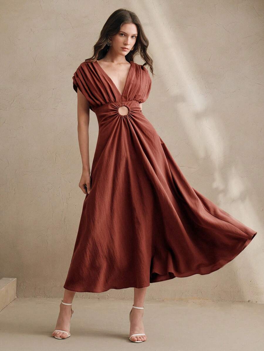 Anewsta Robe longue à encolure en V profond, taille haute avec cordon de serrage et décolleté ajouré. Tenue de plage pour les vacances, adaptée au printemps/été pour les femmes.